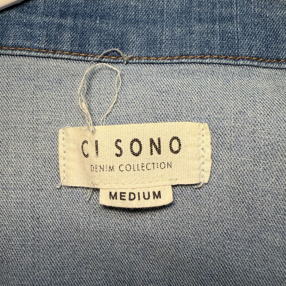 Slightly Distressed - Picture 5 of 5